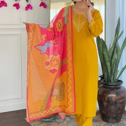 TURITY Women Floral Embroidered Regular Thread Work Chanderi Silk Kurta with Trousers & With Dupatta image 2