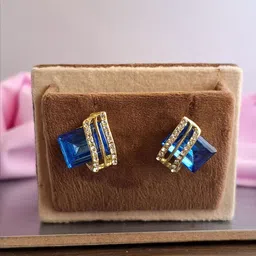 Zhouse Gold-Plated Crystals Studded Square Studs-picture-39