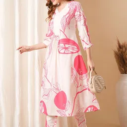 Aaghnya Floral Printed V-Neck A-Line Kurta With Trousers image 5
