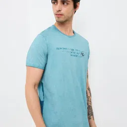 Spykar Men Blue Slim Fit Solid Half Sleeve Casual T-Shirt image 2