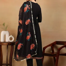 Vaamsi Black Embroidered Kurta Pant Set With Dupatta image 2
