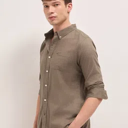 THE BEAR HOUSE Men Solid Button-Down Collar Casual Shirt image 2