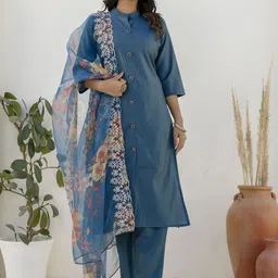 VredeVogel Women Ethnic Kurta Pant Set with Embroidered Dupatta-picture-24