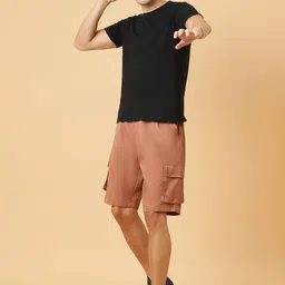 Kotty Men Low-Rise Cargo Shorts image 5