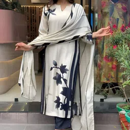 AG TEXTILE Women Floral Printed Kurta with Trousers & Dupatta image 3