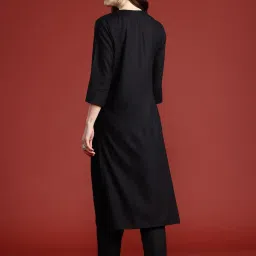 Indo Era Black Cotton Regular Fit Embroidered Kurta image 2