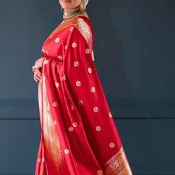 clotheva Ethnic Motifs Woven Design Zari Saree With Blouse Piece image 2