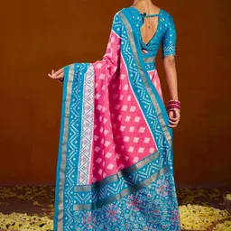 TIRA Bandhani Silk Blend Saree image 5