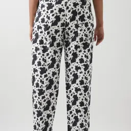 Bewakoof White Print Cotton Regular Fit Pyjamas image 2