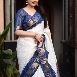 Yanthistore Checked Woven Design Zari Saree image 4