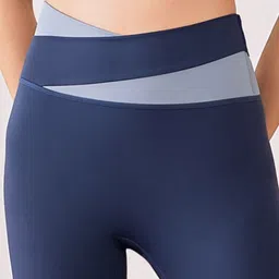 HRX by Hrithik Roshan Women Colourblocked High-Rise Three-Fourth Length Tights image 3