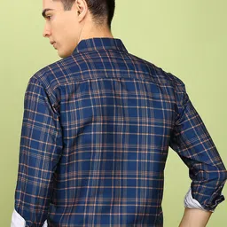 encore by INVICTUS Men Slim Fit Checked Spread Collar Cotton Casual Shirt image 4