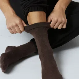 Kosha Men Pack of 2 Printed Calf Length Crew Length Socks image 2