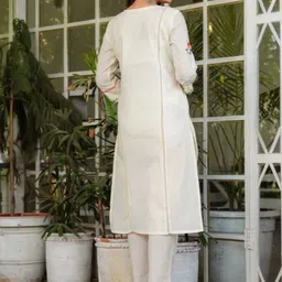 MILAAV Floral Embroidered V-Neck Thread Work Pure Cotton Kurta With Trousers image 4