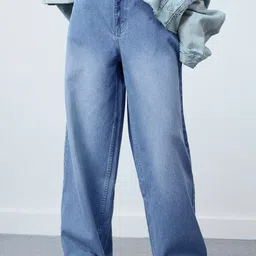 The Souled Store Women Icy Blue Mid-Rise Light Fade Stretchable Baggy Denim Jeans-picture-24