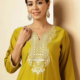 Vbuyz Women Floral Embroidered Regular Sequinned Pure Cotton Kurta with Trousers & With Dupatta image 2