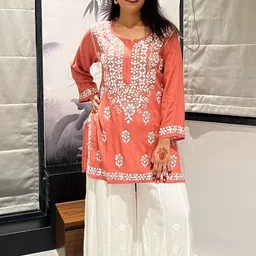 everything in chikankari Everything In Women Ethnic Motifs Embroidered Round Neck Chikankari Regular Straight Kurti image 3