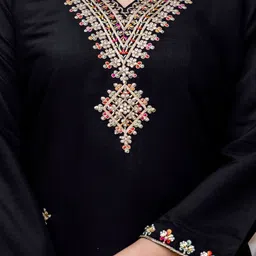 CANIZZARO Women Floral Embroidered Regular Thread Work Chanderi Silk Kurta with Trousers & With Dupatta image 2