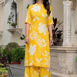 OKARA Printed Mandarin Collar Tunic With Trousers image 3