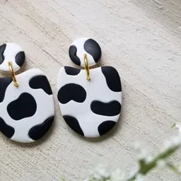 VMA PLAY FASHION Circular Shaped Drop Earrings image 2