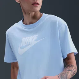 Nike Sportswear Essential Women's Cropped T-Shirt-image-53