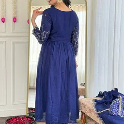 Navlik Floral Embroidered V-Neck Sequinned Kurta With Trousers And Dupatta image 2