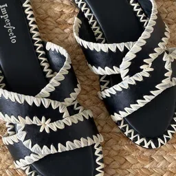 IMPERFECTO Women Textured Round Toe Open Toe Flats image 2