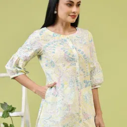 W Yellow Cotton Abstract Top image 3