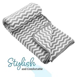 Aura Grey & White Zig Zag 280 GSM Microfiber Face Towels image 4