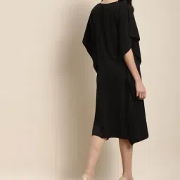 Qurvii Black Midi Shift Dress image 2