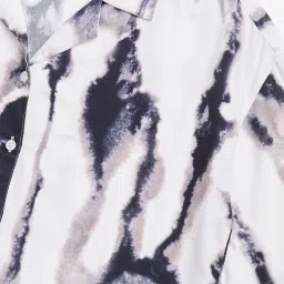 Y&F Kids by Westside White Abstract Design Shirt image 3