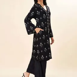 Rangmanch by Pantaloons Black Self Design Shrug image 3