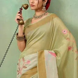 Mitera Women Floral Printed Saree with an Unstitched Blouse Piece image 2