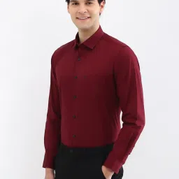Allen Solly Maroon Cotton Slim fit Solid Shirts image 3