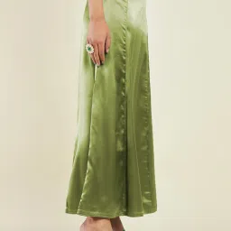 Soch Green Plain Saree Shapewear image 3