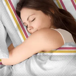 Layers Duracount Pink Cotton 225 TC King Flat Bed Sheet With 2 Pillow Covers image 3