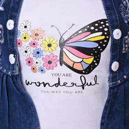 I NAINA DRESSES Girls Printed Round Neck T-shirt With Capris & Waistcoat image 3