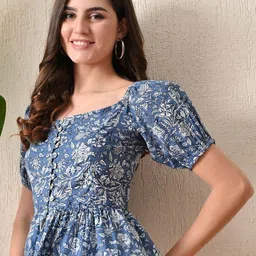KALINI Floral Print Off-Shoulder Puff Sleeve Indigo Cotton Blouson Crop Top-image-39
