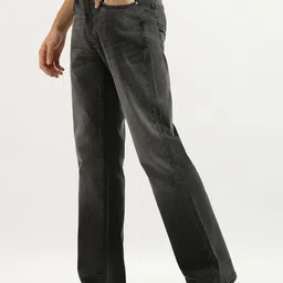 United Colors of Benetton Men Regular Fit Mid-Rise Mildly Distressed Heavy Fade Jeans image 5