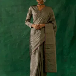 Vinusto Coordinate Set- Handcrafted Black Silver Zari Silk Saree with Blouse-picture-15