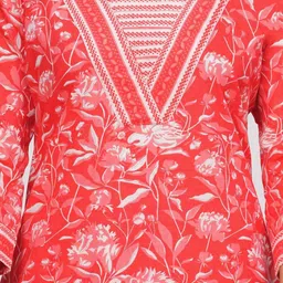 WESTERN COTTON Floral Printed Pure Cotton V-Neck Straight Kurta With Palazzos And Dupatta image 3