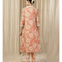 Zelena 100% Rayon Woven Three Fourth Sleeves Floral Printed Maternity Kurti With Side Zipper Nursing Access - Megenta Pink image 3