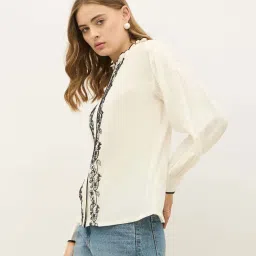 Styli Off White Regular Fit Embroidered Shirt image 3