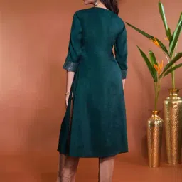 Daali Teal Regular Fit Embroidered Kurta image 2