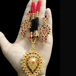 Balaji Gold Women Multi Pendant image 4