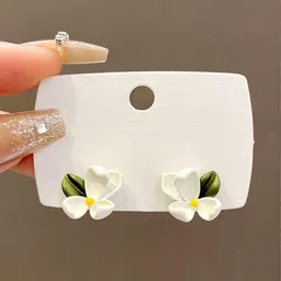 BEYTER Sterling Silver Lightweight Floral Studs-image-29