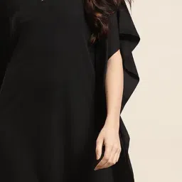 Qurvii Black Midi Shift Dress image 5