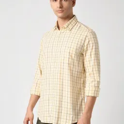 Van Heusen Yellow Cotton Slim Fit Checks Shirt image 3