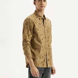 Levi's Brown Cotton Regular Fit Floral Print Shirt image 3