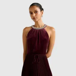 forever new Gwen Petite Halter Neck Pleat Midi Dress image 4